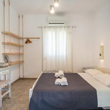 Retreats 3 Paros Holiday home Isterni (Paros)
